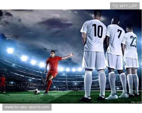 梅西与C罗并肩作战的背后故事：足球世界的王者之争与未来