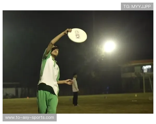 广州飞盘队包夹战术解析与战绩影响探讨