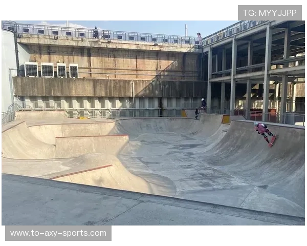 深圳滑板队与武汉滑板队赛后复盘分析比赛节奏与战术对比